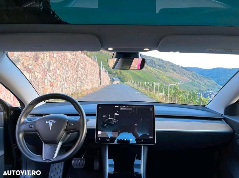 Tesla Model 3 Standard Reichweite Plus Hinterradantrieb - 4