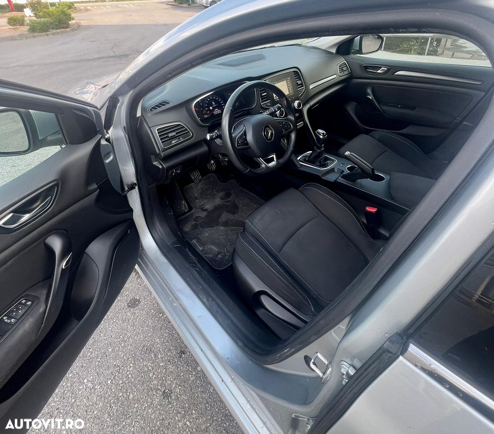 Renault Megane BLUE dCi 115 BUSINESS EDITION - 11