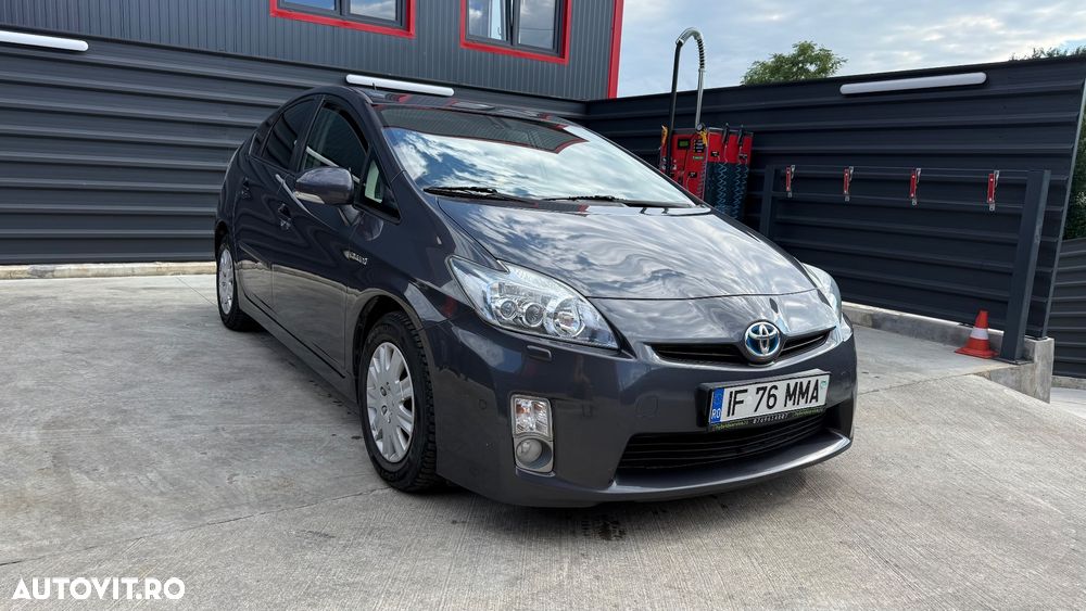 Toyota Prius - 2