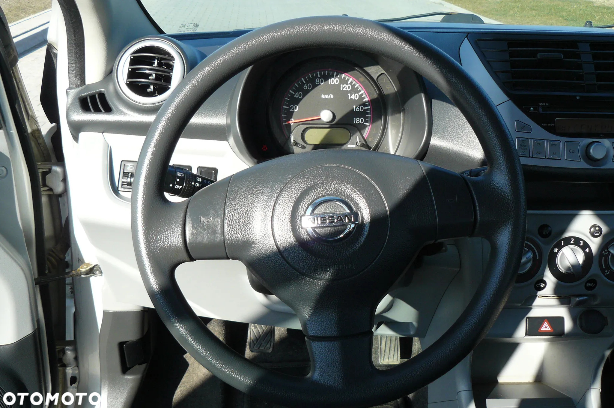 Nissan Pixo - 15