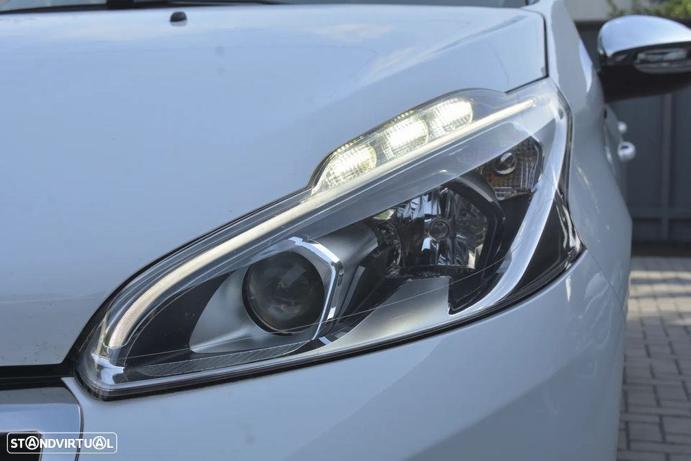 Peugeot 208 1.2 PureTech Style - 17