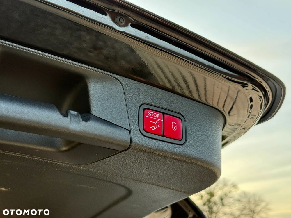 Mercedes-Benz GLB 250 4-Matic 8G-DCT - 38