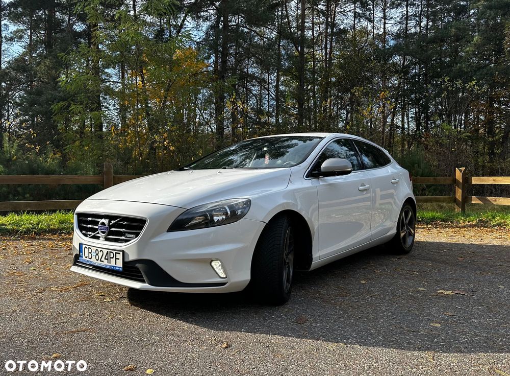 Volvo V40 D2 R-Design - 11