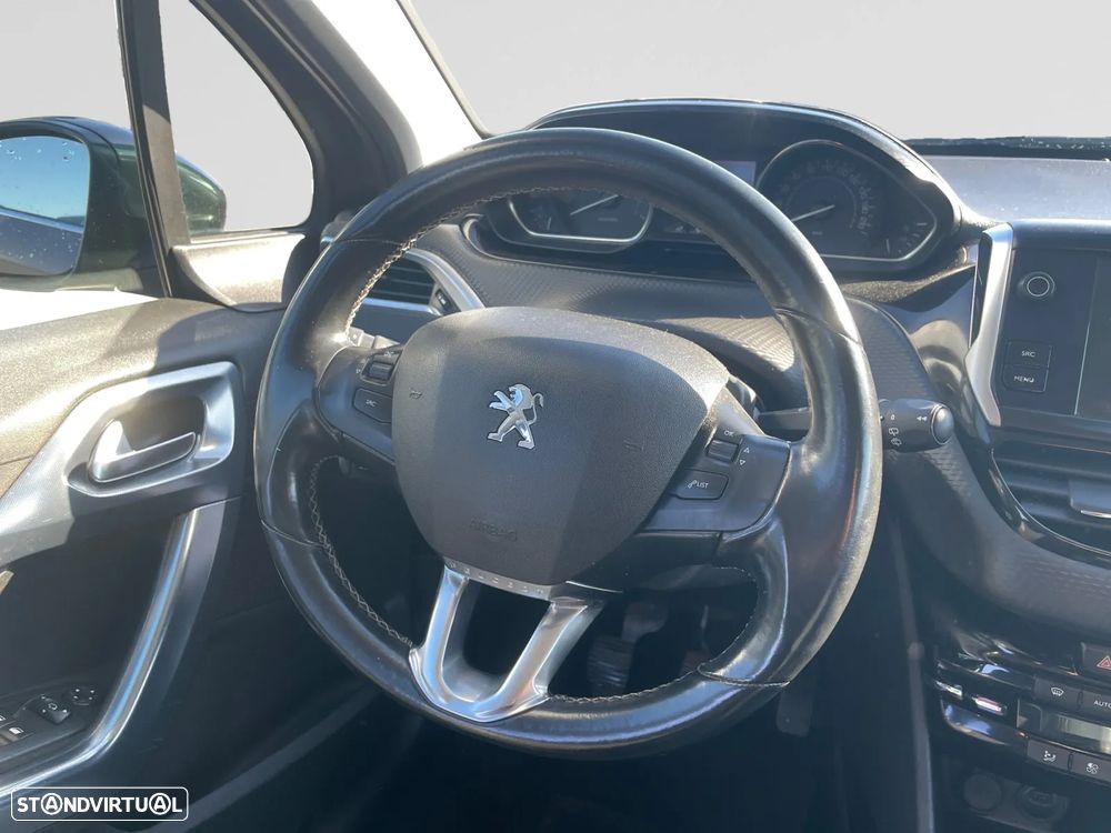 Peugeot 2008 1.2 PureTech Allure - 12