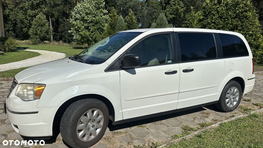 Chrysler Town & Country - 5