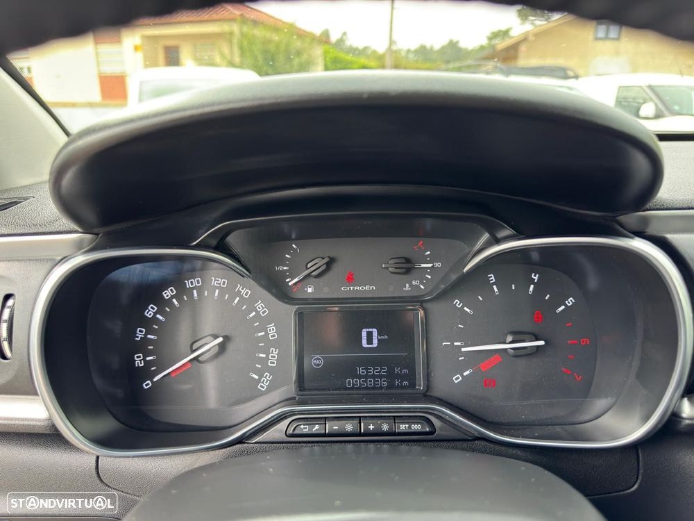 Citroën C3 1.2 PureTech Shine - 22