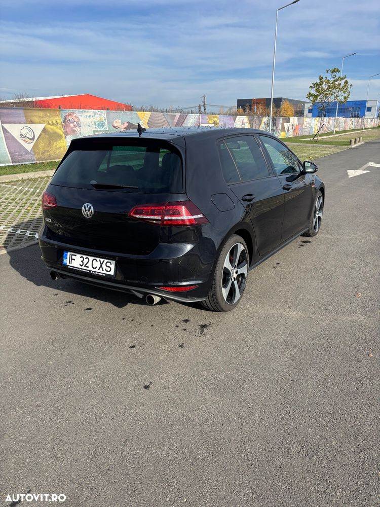 Volkswagen Golf GTI BlueMotion Technology DSG - 4