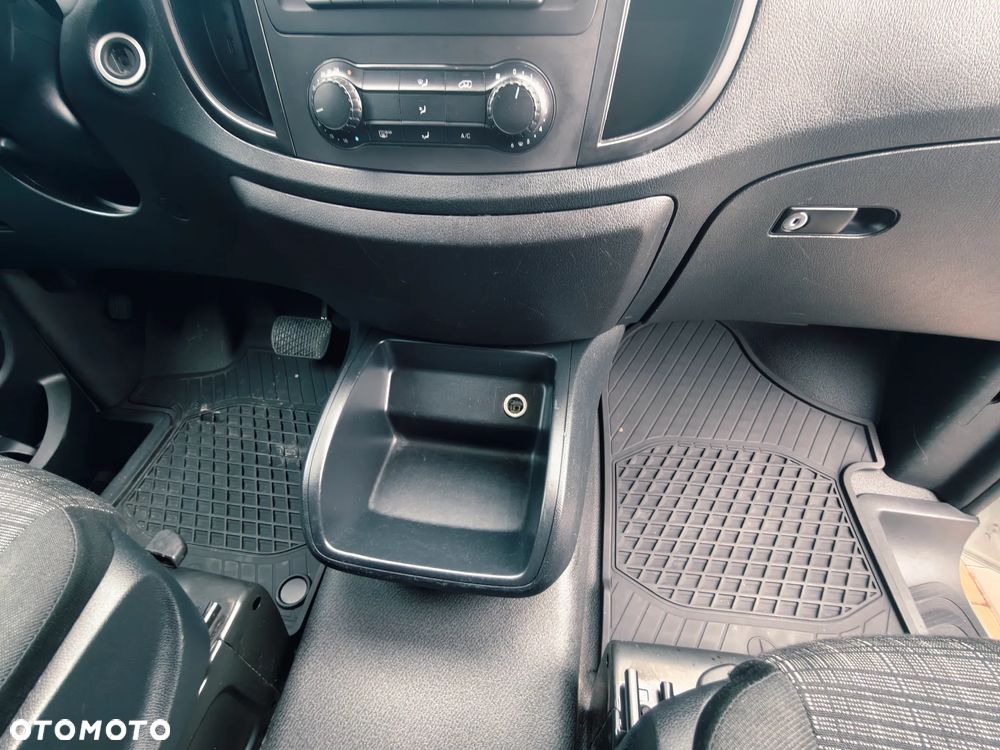 Mercedes-Benz Vito - 31