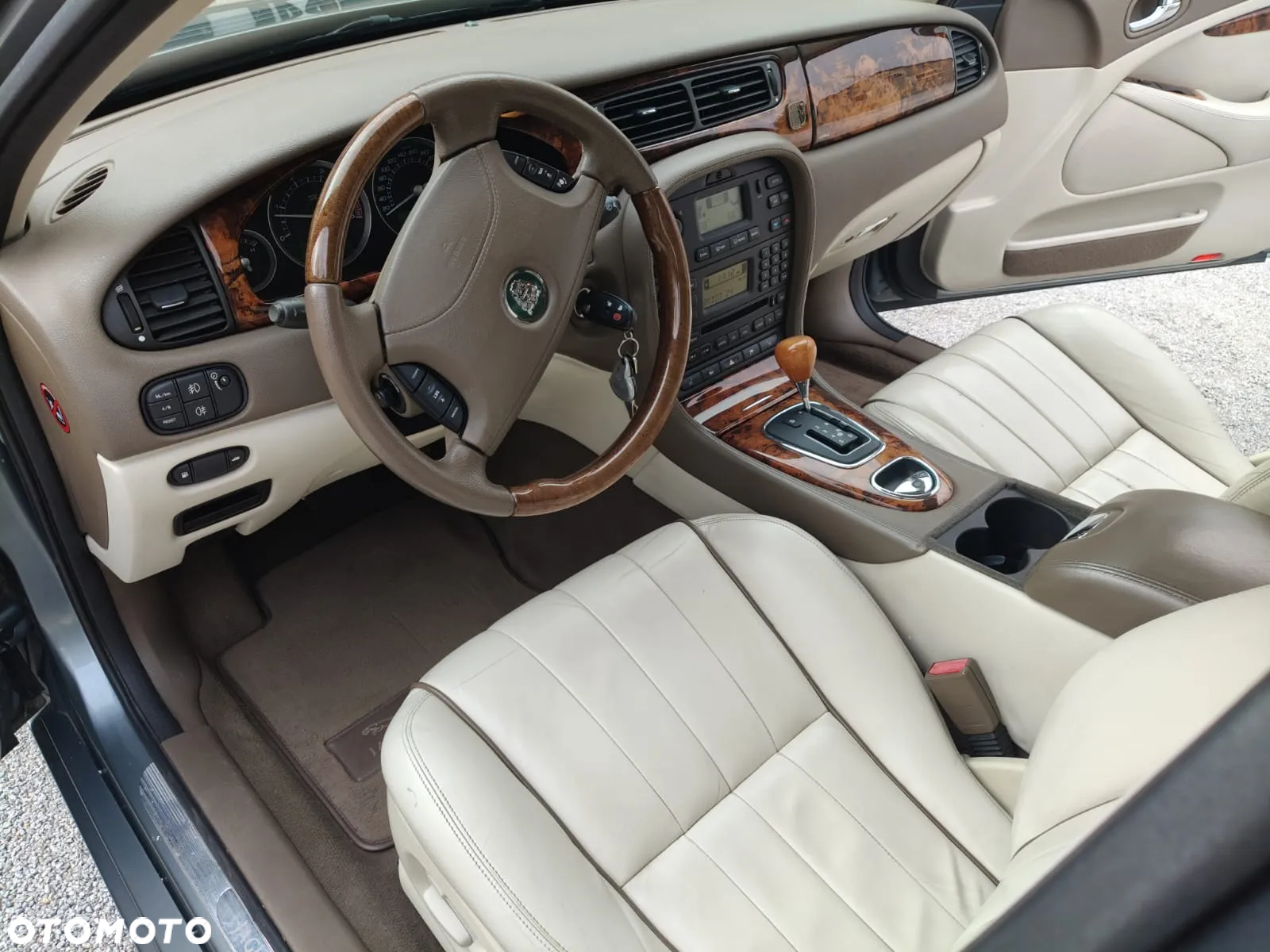 Jaguar S-Type - 13