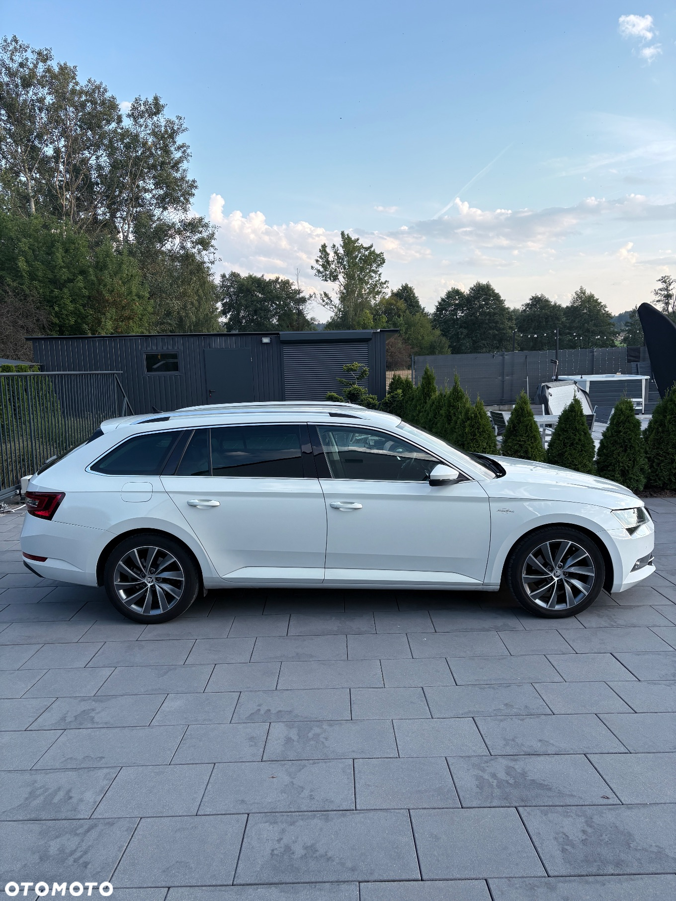 Skoda Superb 2.0 TDI L&K DSG - 20