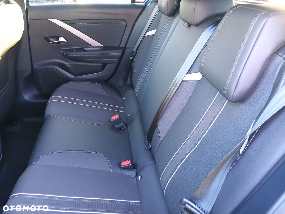 Opel Astra 1.2 T GS S&S - 8