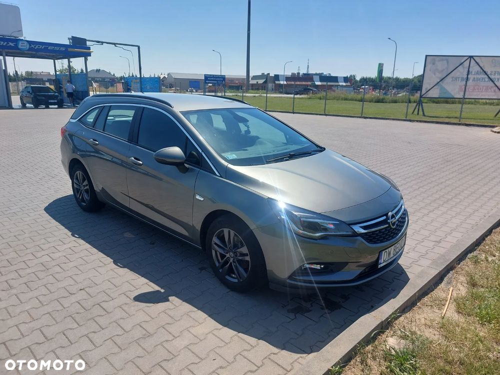 Opel Astra 1.4 T 120 Lat - 10