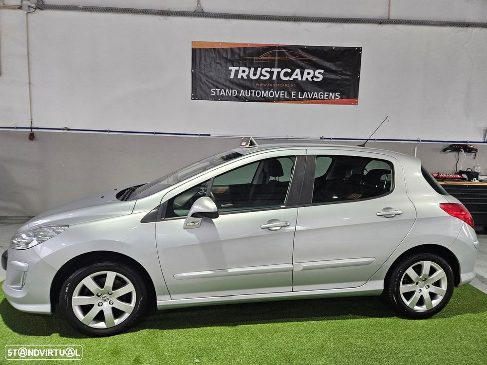 Peugeot 308 1.4 16V Executive - 3