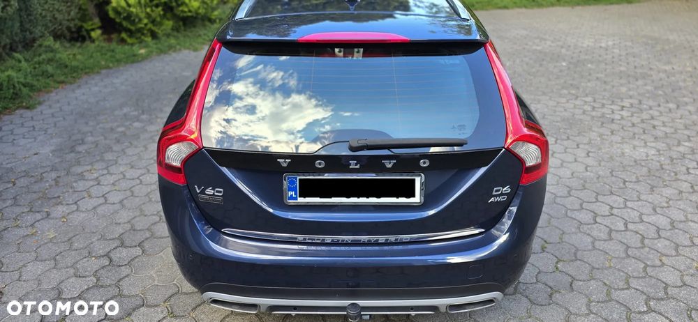 Volvo V60 D6 AWD Plug-in Hybrid Summum - 4
