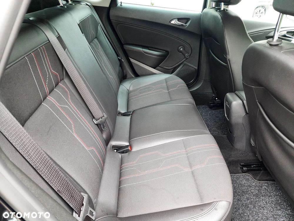 Opel Astra 1.4 Turbo 150 Jahre - 33