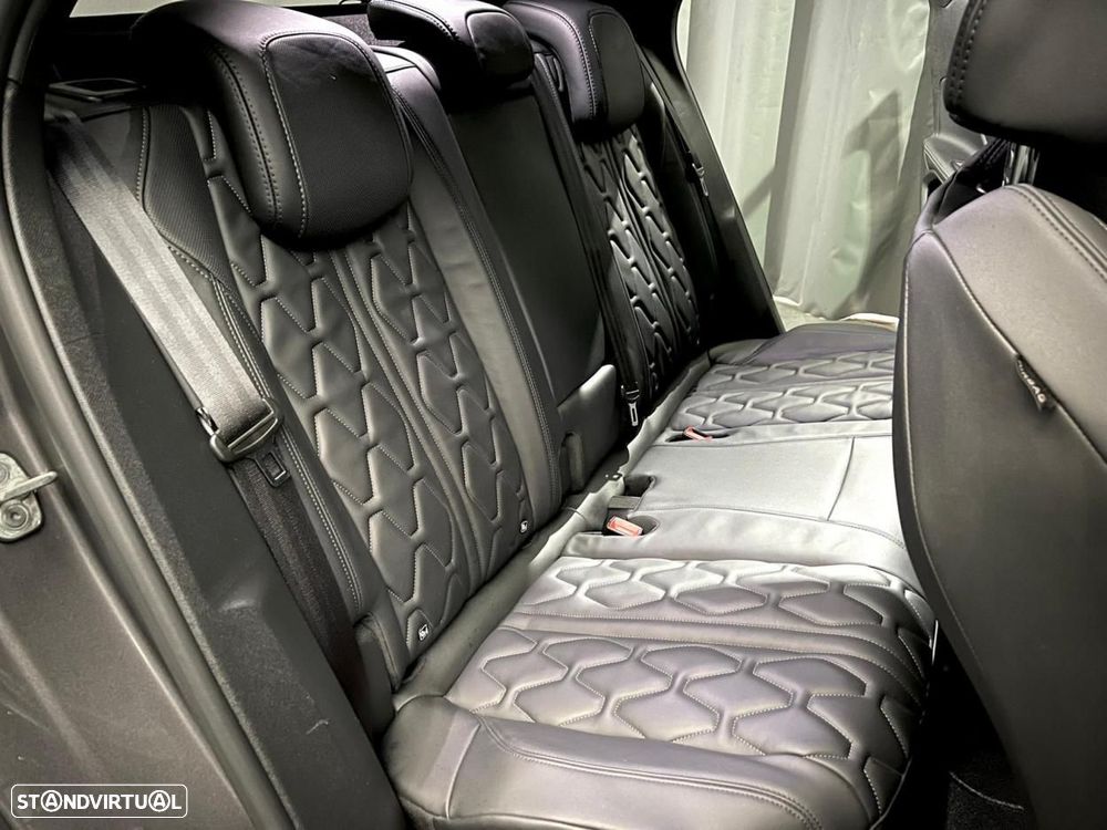 Peugeot 3008 1.6 Hybrid GT Pack e-EAT8 - 21