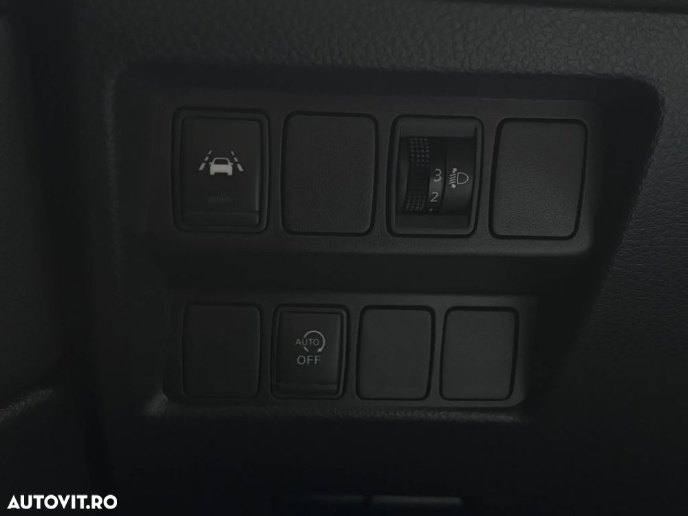 Nissan Qashqai 1.3 DIG-T N-CONNECTA - 26