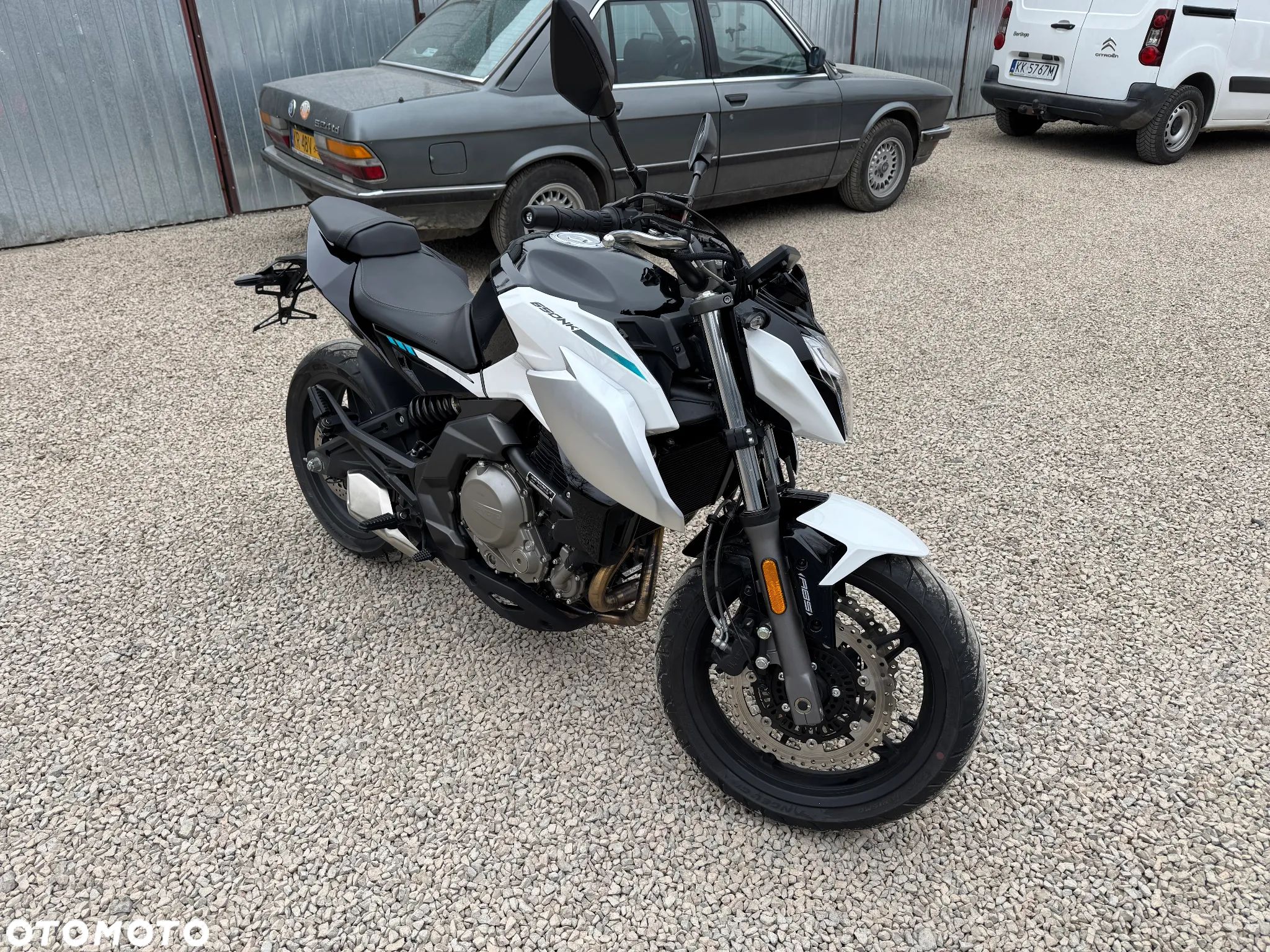 CFMoto NK - 1
