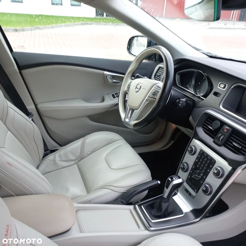 Volvo V40 Cross Country D4 Ocean Race - 9