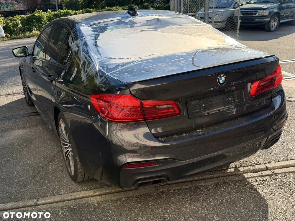 BMW Seria 5 M550i xDrive - 5