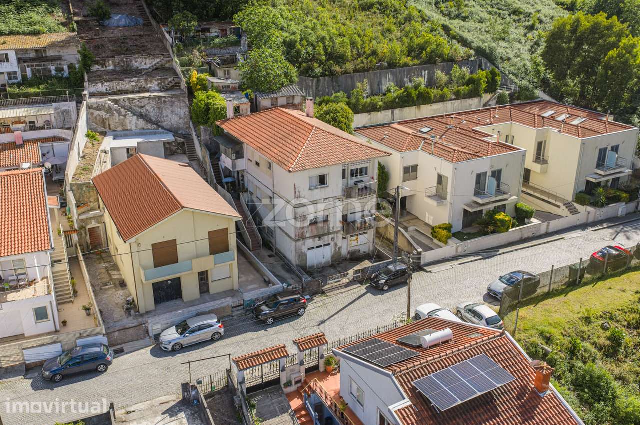 Prédio para Investimento com 4 Habitações e Armazém em Gaia - Grande imagem: 2/27