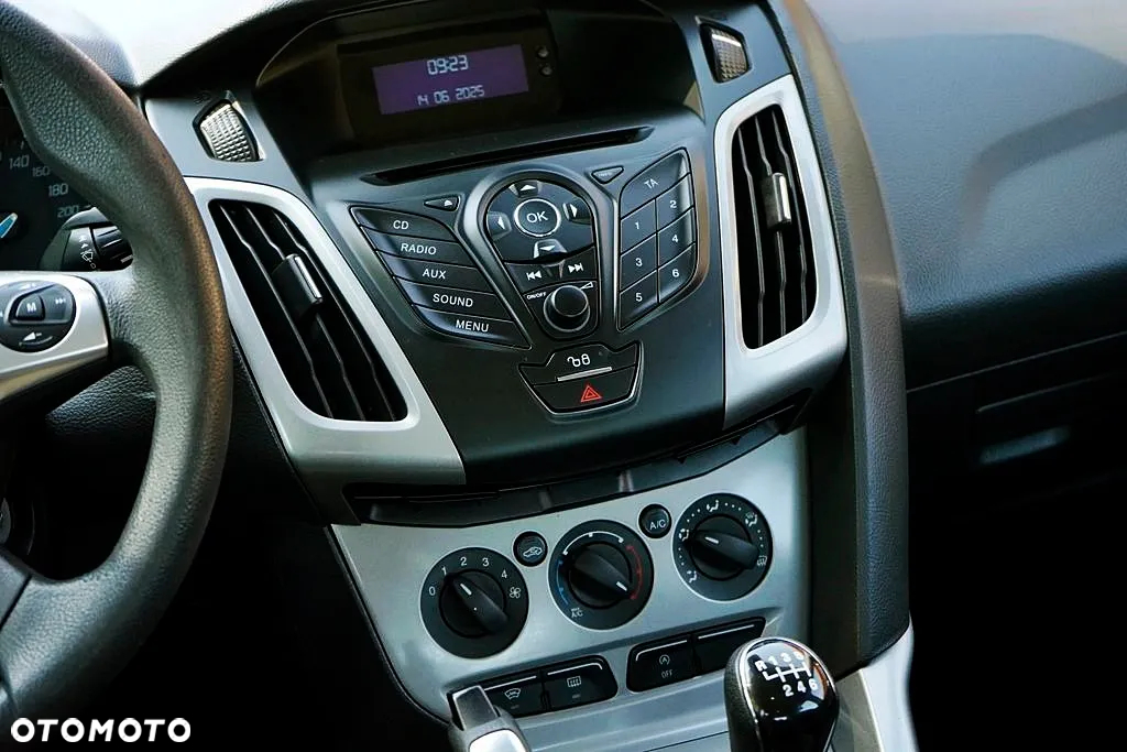Ford Focus - 24