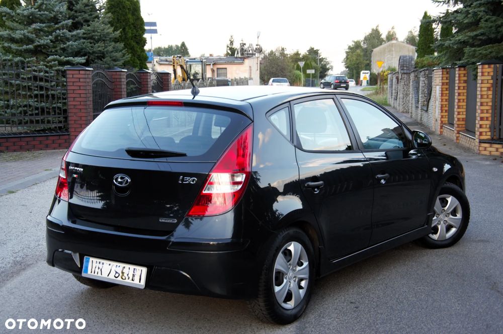 Hyundai i30 1.6 CRDi Comfort EU5 - 7