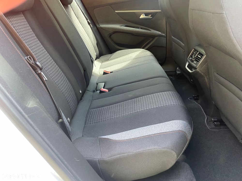 Peugeot 3008 1.2 PureTech GPF Allure S&S - 15
