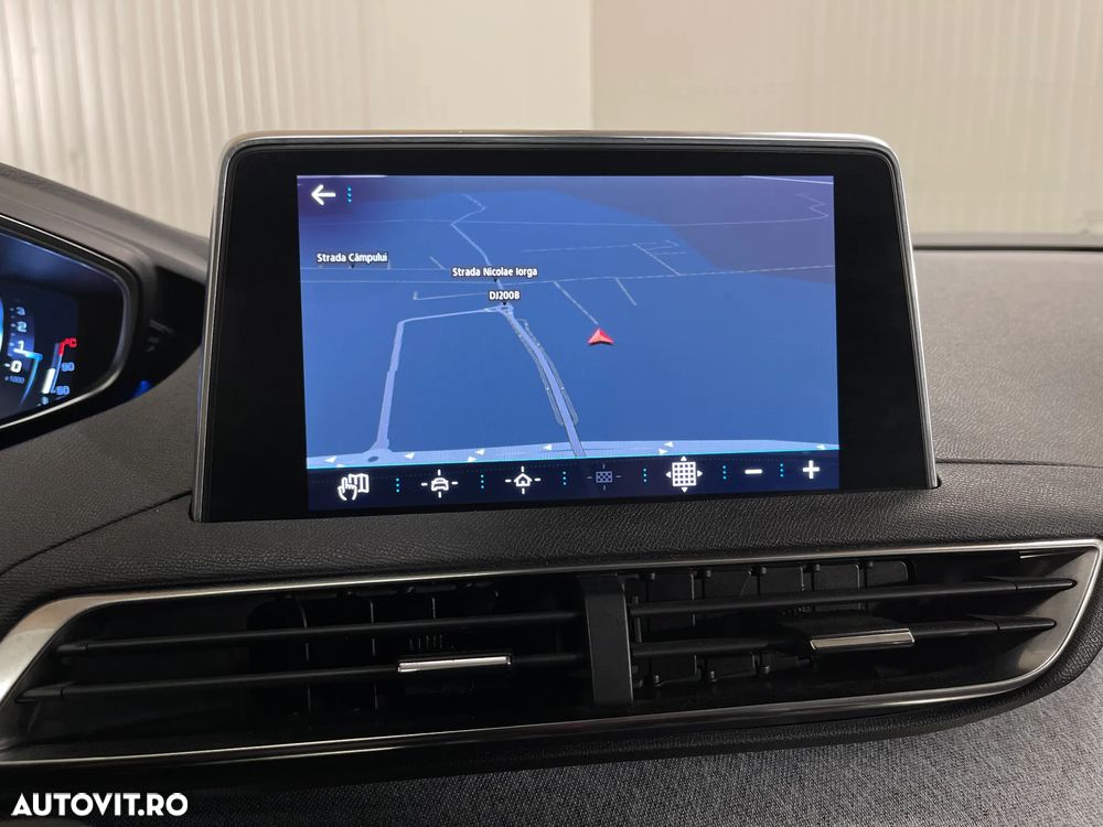 Peugeot 3008 PureTech 130 Stop & Start GPF EAT8 Allure Business-Paket - 18