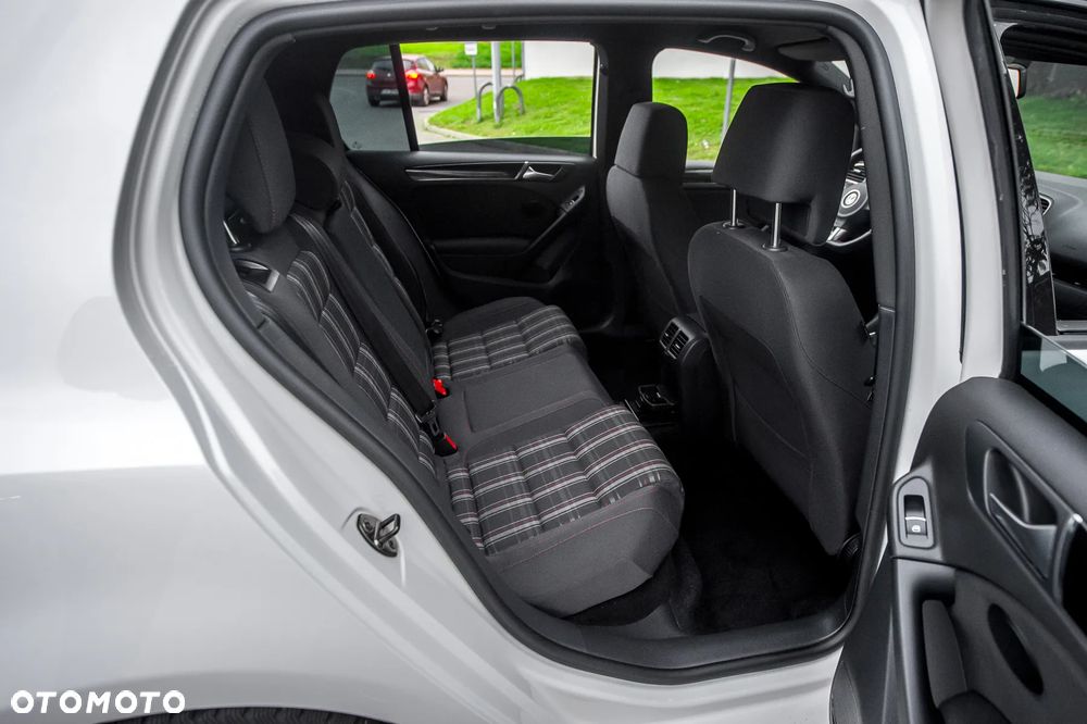 Volkswagen Golf 2.0 GTI - 10