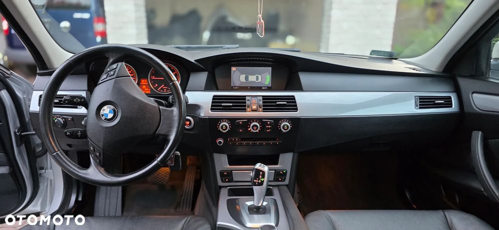 BMW Seria 5 520d - 14