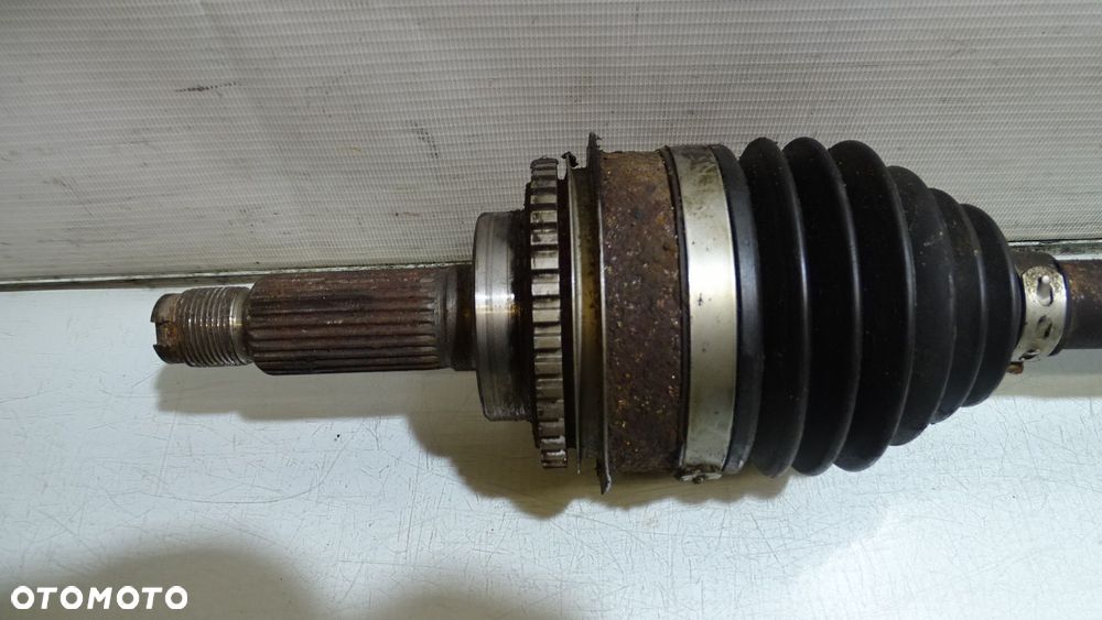 PÓŁOŚ PRAWA PRZEDNIA SUBARU IMPREZA GG 1.5 - 4