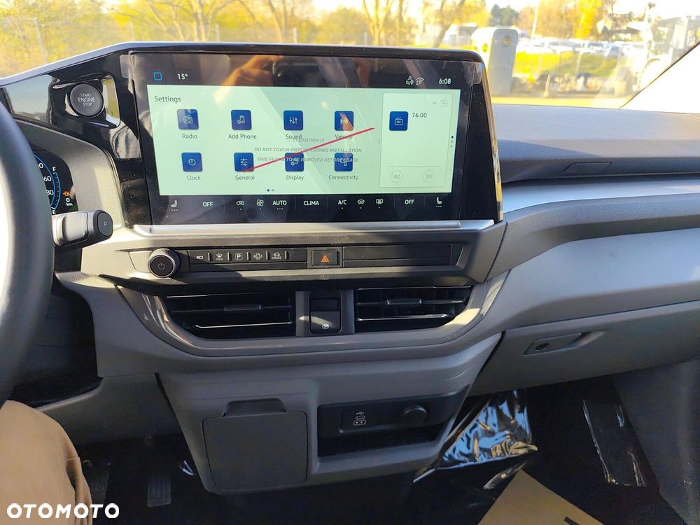 Volkswagen Caravelle - 13