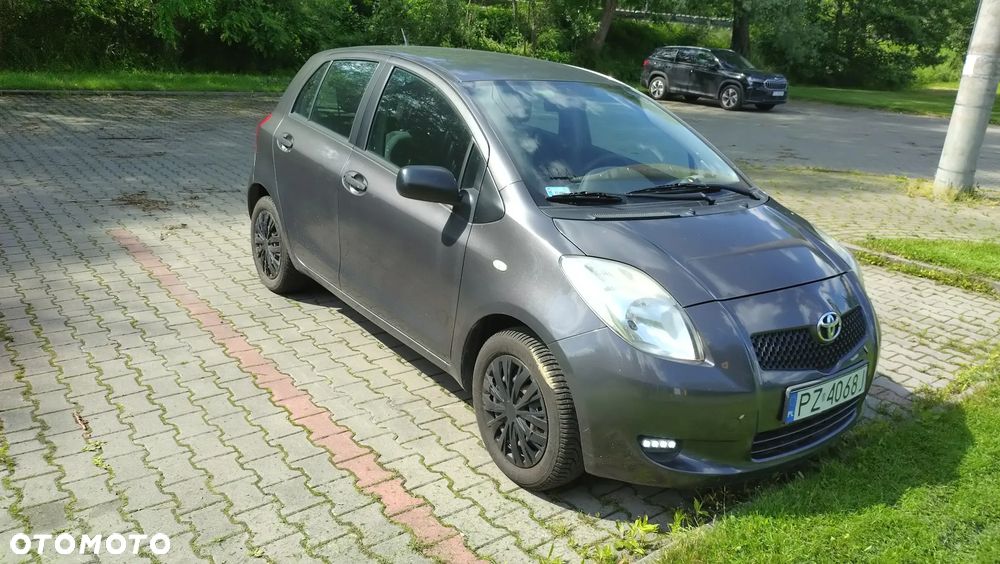Toyota Yaris 1.3 Terra Gold - 13