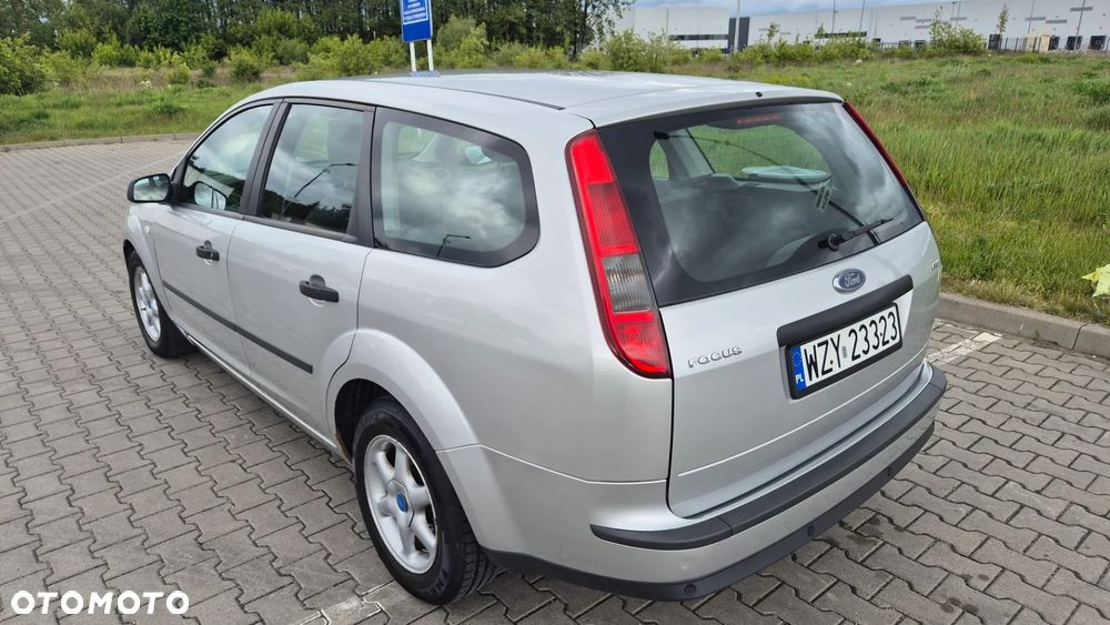 Ford Focus 1.6 TDCi DPF Ambiente - 6