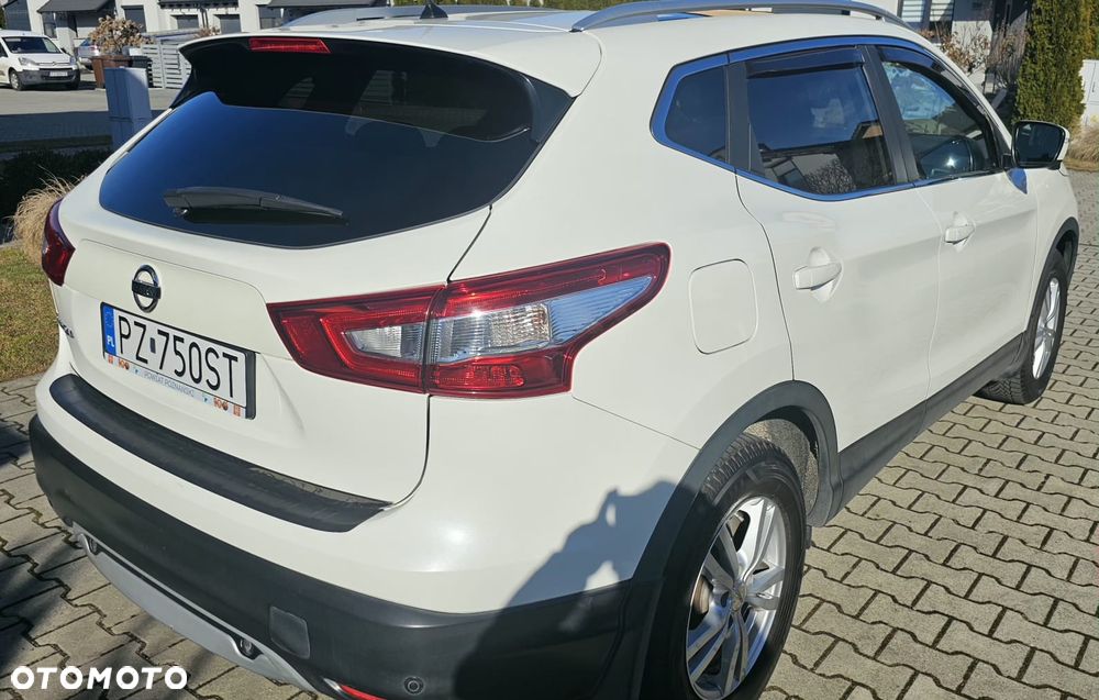 Nissan Qashqai 1.2 DIG-T N-Connecta EU6 - 9