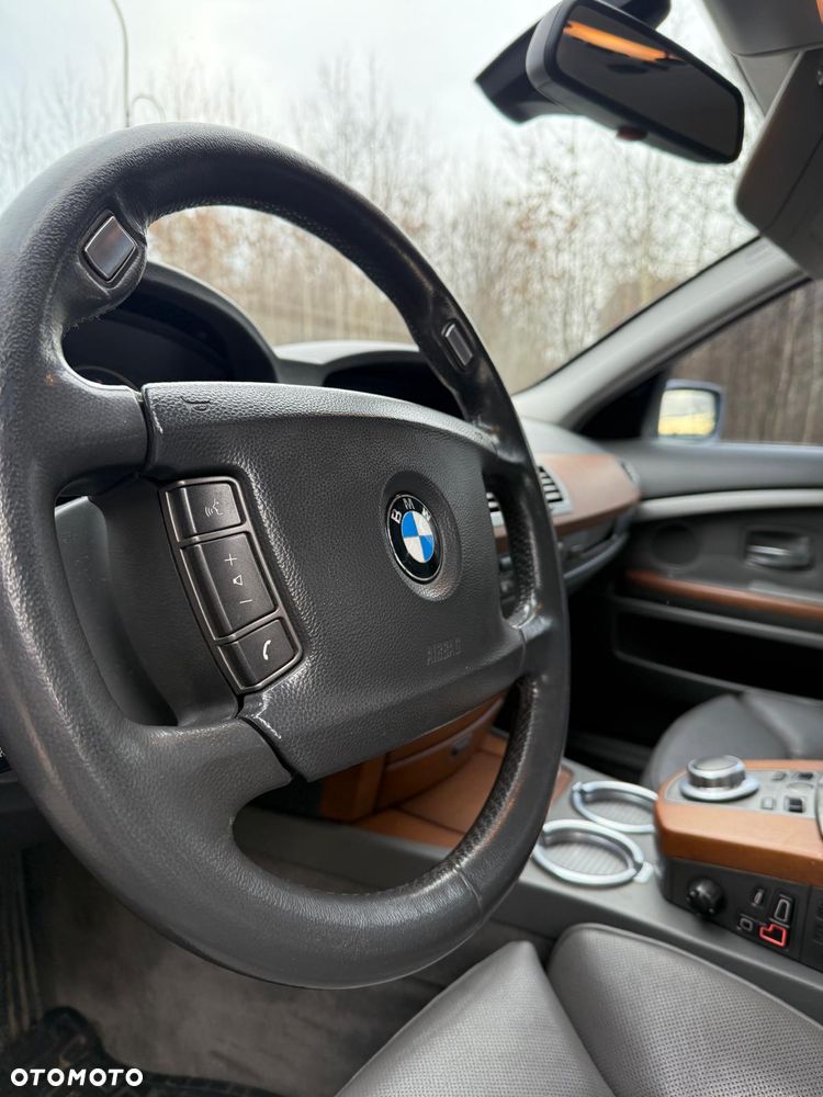 BMW Seria 7 - 25