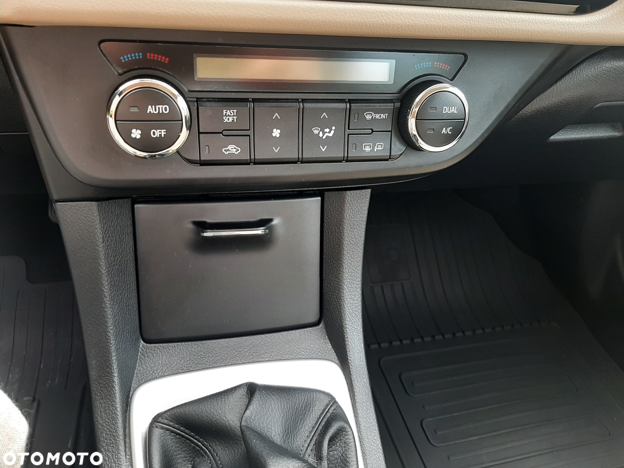 Toyota Corolla 1.6 Premium - 10