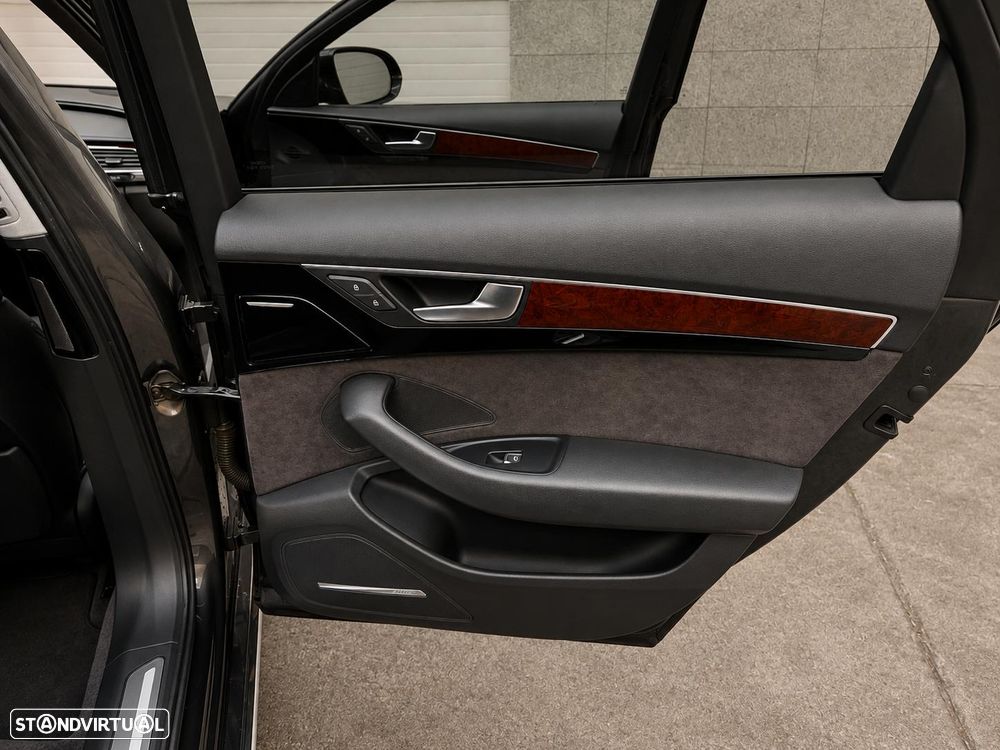 Audi A8 4.2 TDi V8 quattro - 16