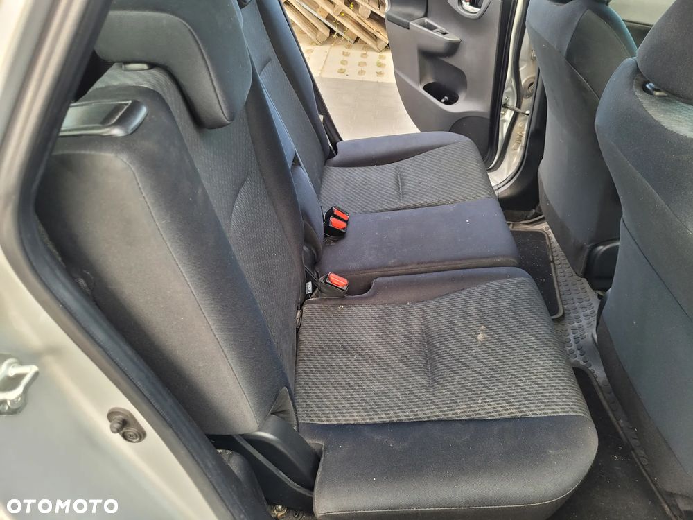 Fotel kierowcy pasażera kanapa Toyota Verso S 2011-2015r - 5