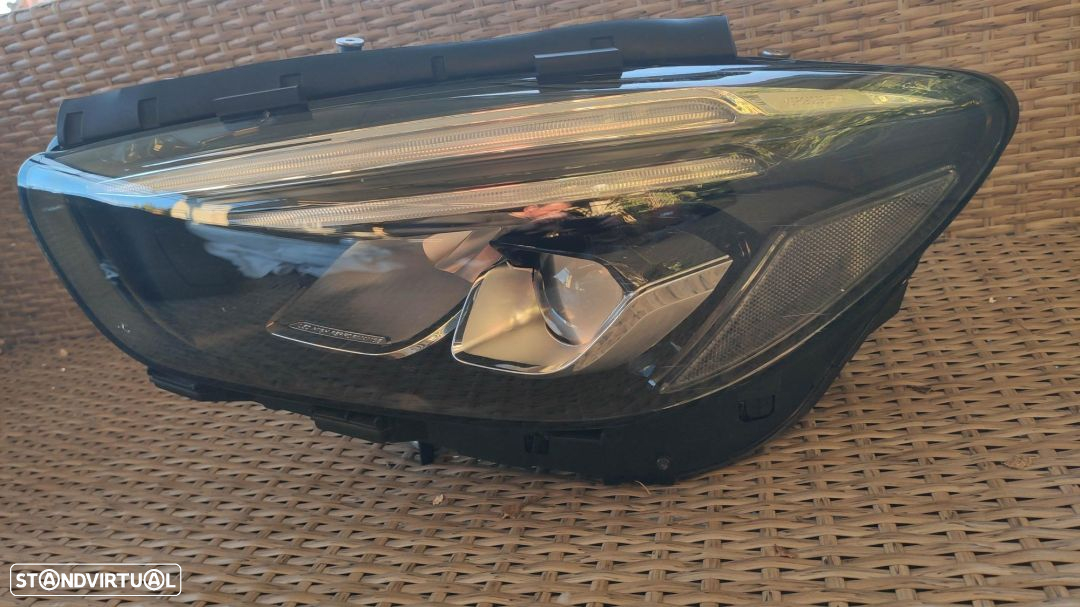 farol esquerdo full Led performance Mercedes classe B w247 - 2