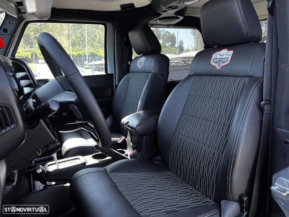 Jeep Wrangler - 8