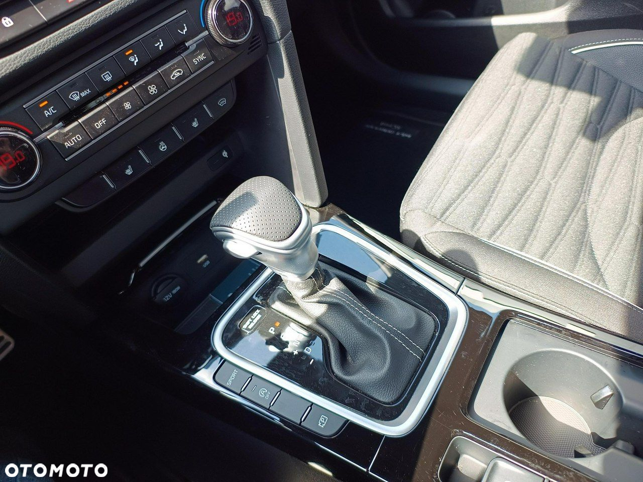 Kia ProCeed - 15