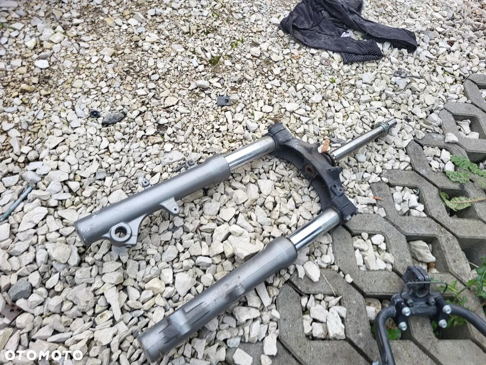 Suzuki Burgman AN 400 K1 98- Amortyzator Chłodnica Pompa Komputer Lagi Kierownica - 13