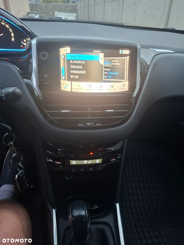 Peugeot 2008 - 13