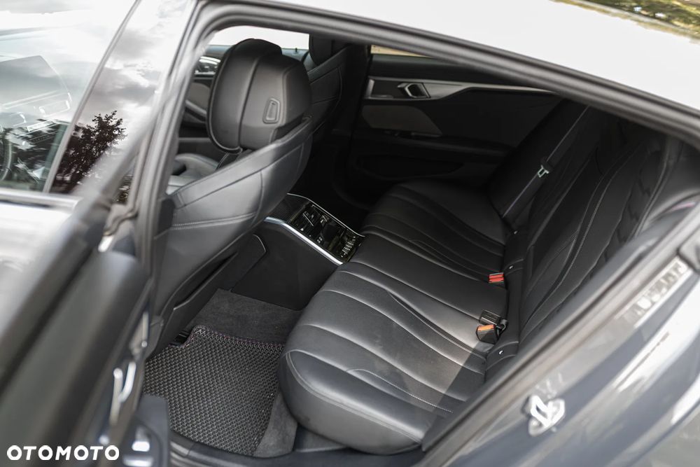BMW Seria 8 840d xDrive - 14