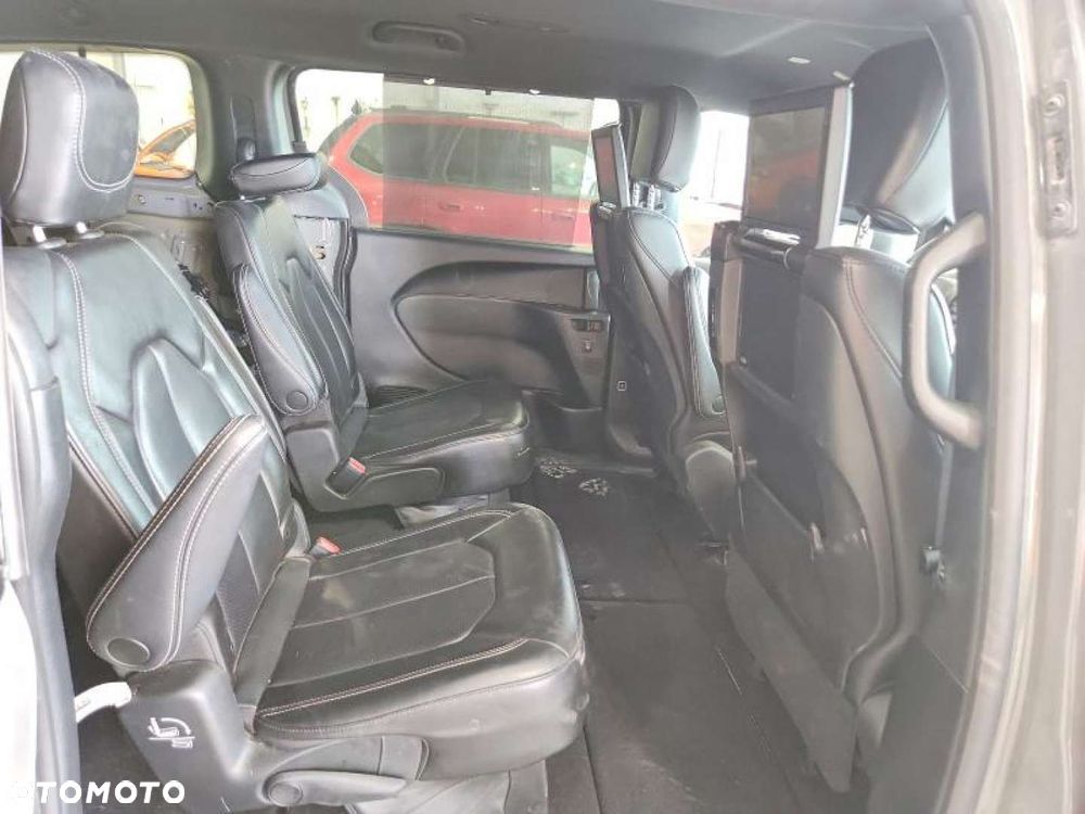 Chrysler Pacifica - 9