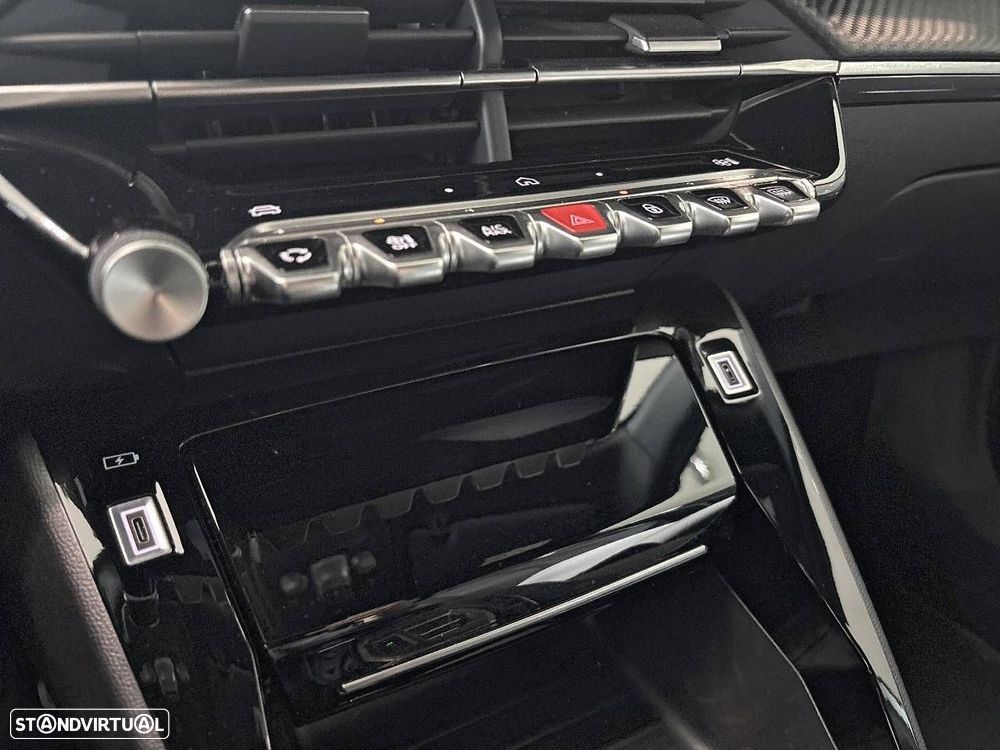 Peugeot 2008 1.2 Hybrid Allure e-DCS6 - 20