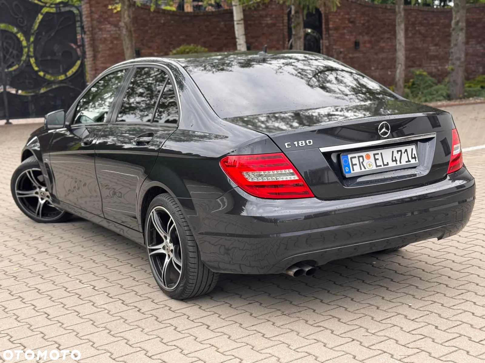Mercedes-Benz Klasa C 180 CGI BlueEFFICIENCY - 22