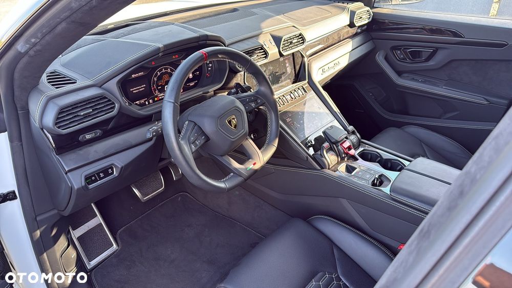 Lamborghini Urus - 22